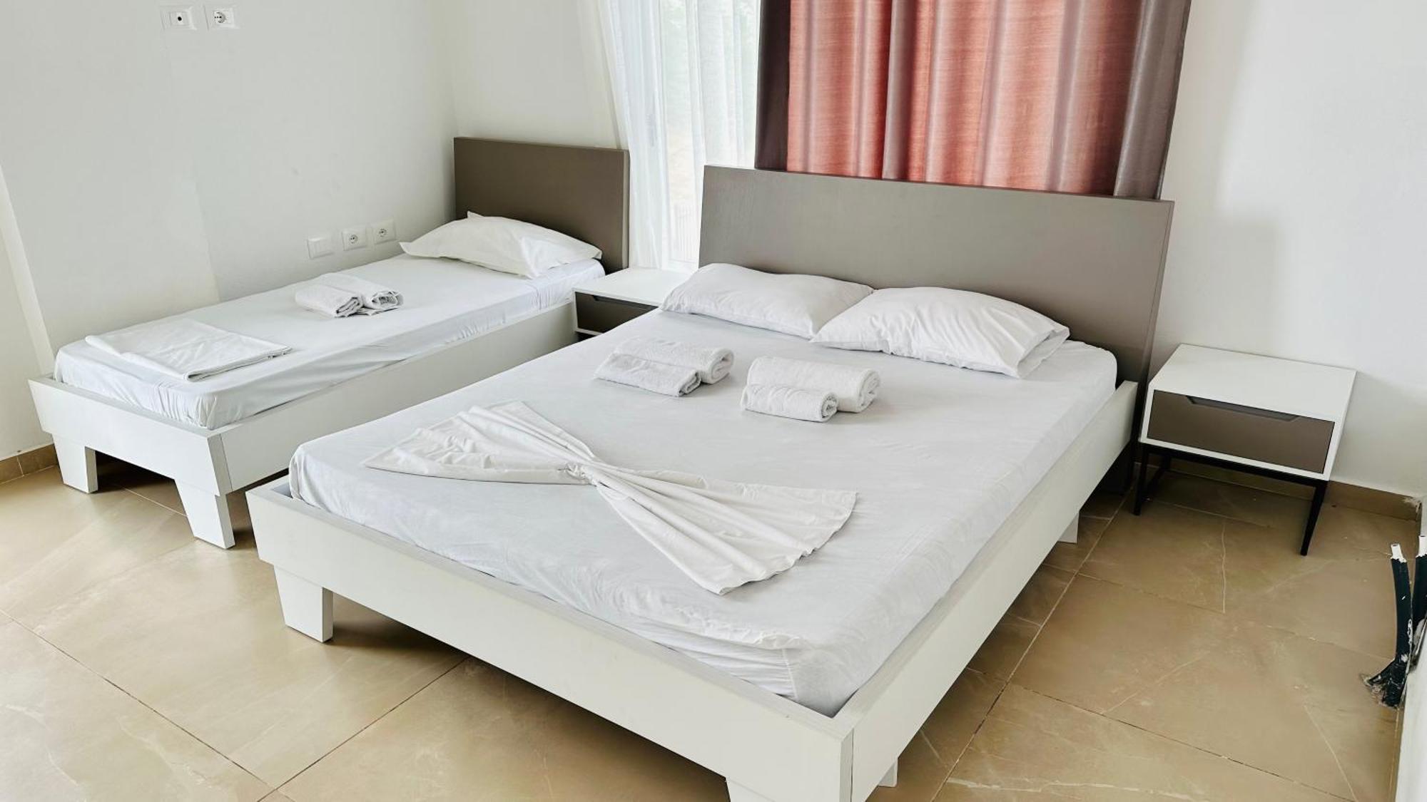 Jico Travel - Villa Colombo Vlore Luaran gambar