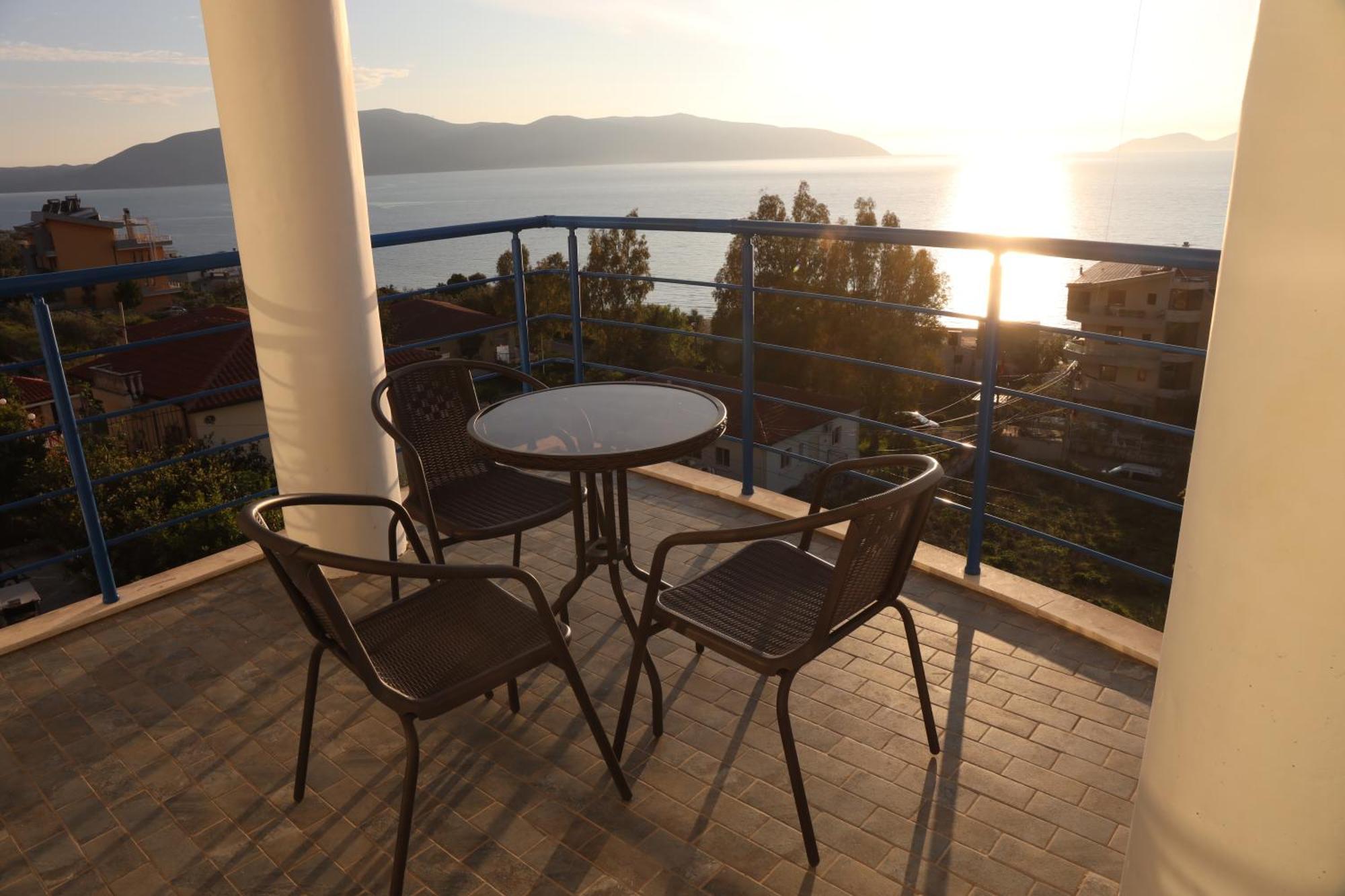 Jico Travel - Villa Colombo Vlore Bilik gambar