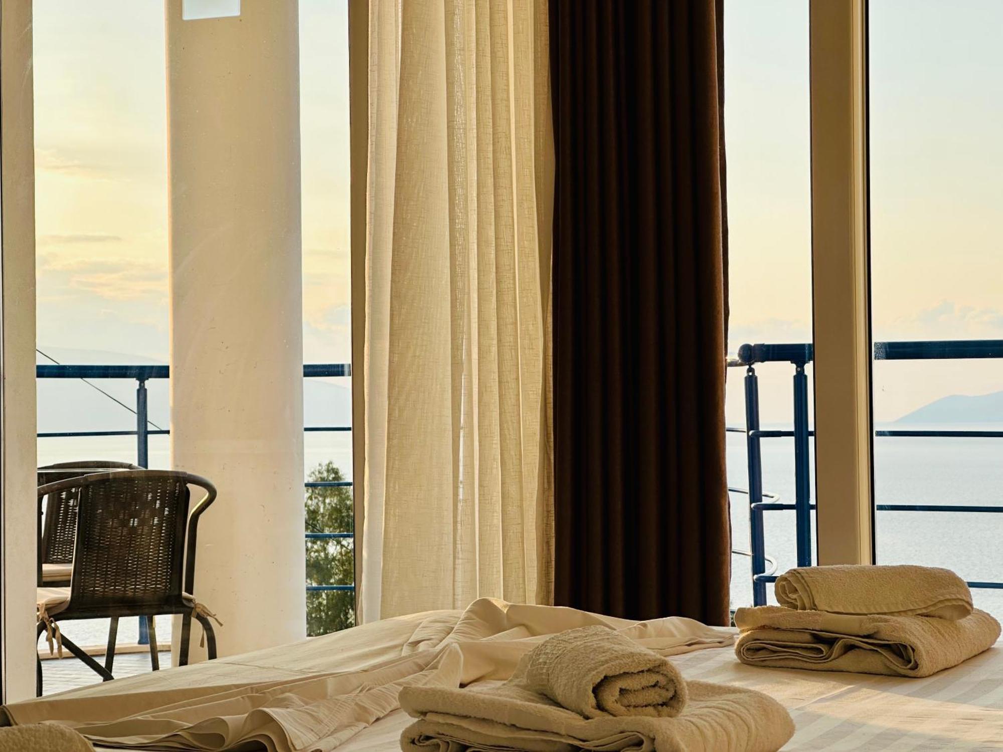 Jico Travel - Villa Colombo Vlore Luaran gambar